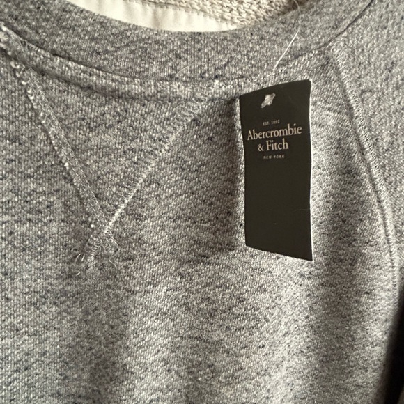 Abercrombie & Fitch Gray Crewneck Sweater - Picture 2 of 4